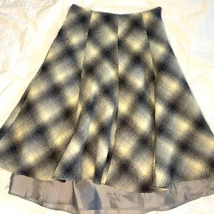 Plaid Below-Knee Skirt 🖤